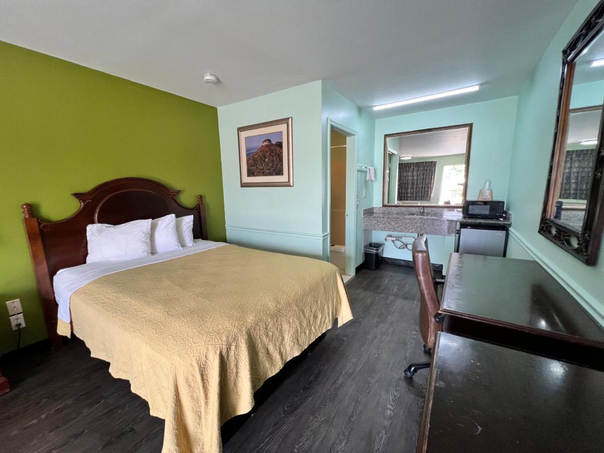 Travelers Inn — photo 21