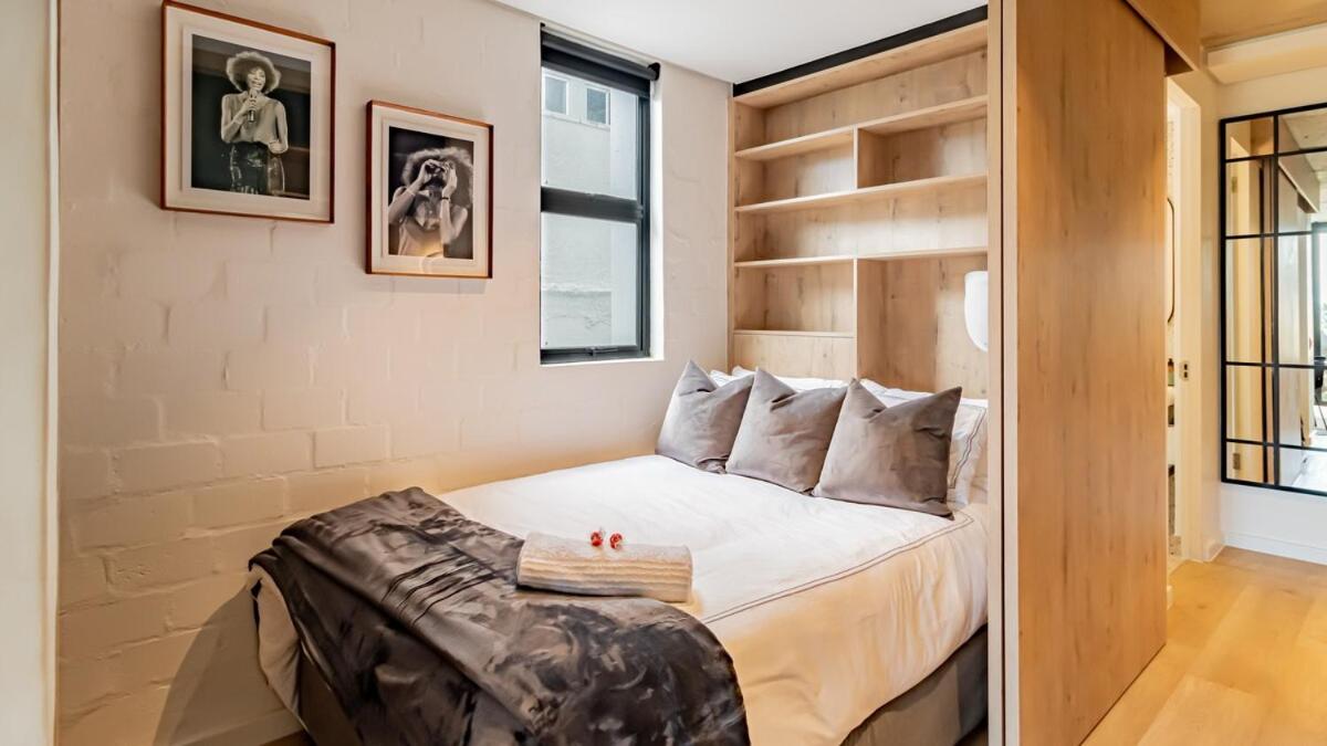 Designer apartment in Sea Point with rooftop pool - 4