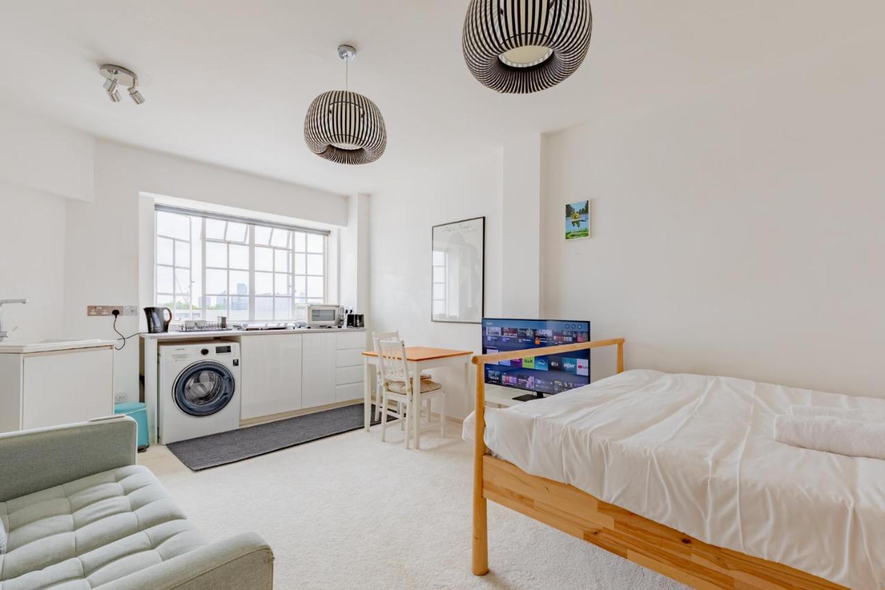 Superbly Located City Studio in Russell Square - 3