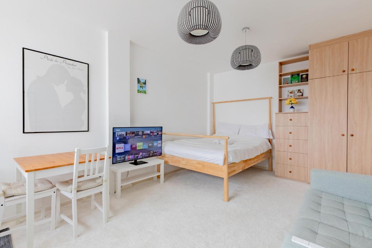 Superbly Located City Studio in Russell Square