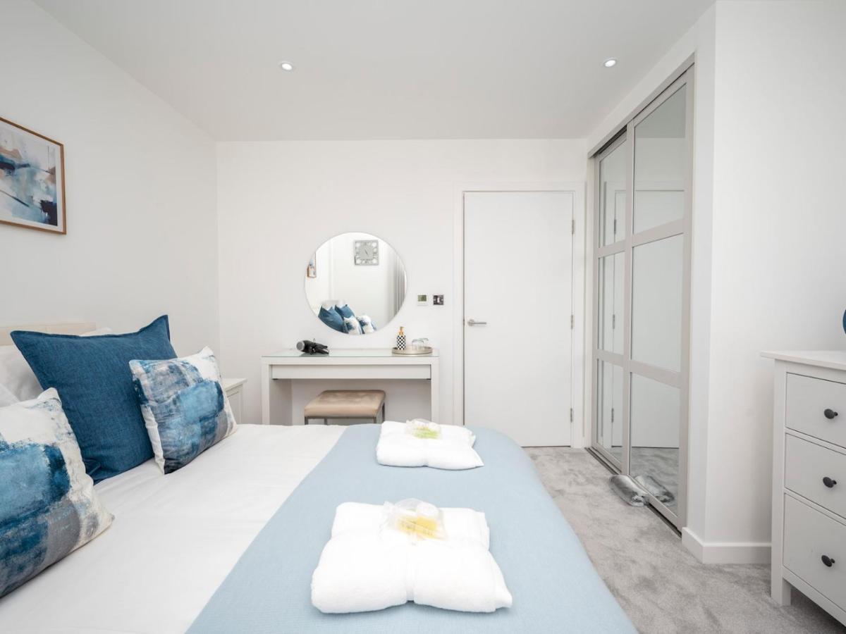Style comfort in heart of SE8 Deptford London Pass the Keys - 3