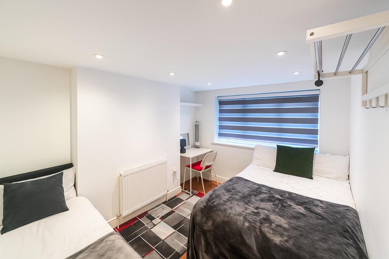 6 Bedrooms Entire House in King's Cross - 2