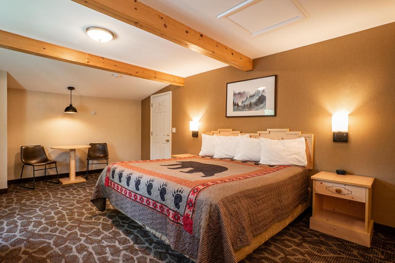 Spirit Lake Lodge — photo 20