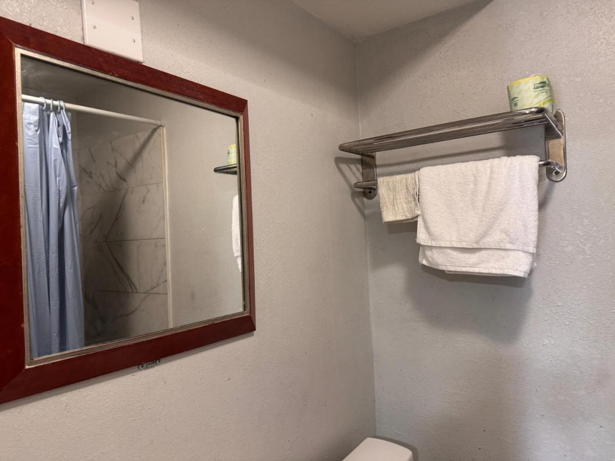 Chamberlayne Motel — photo 20