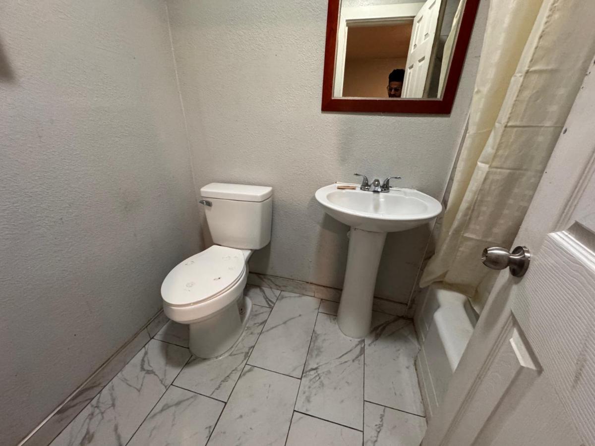 Chamberlayne Motel — photo 21