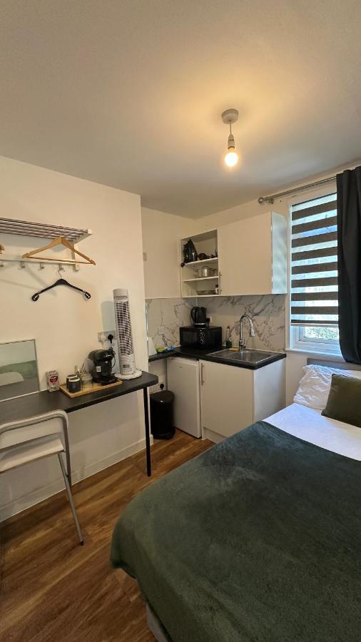 6 Bedrooms Entire House in King's Cross - 4