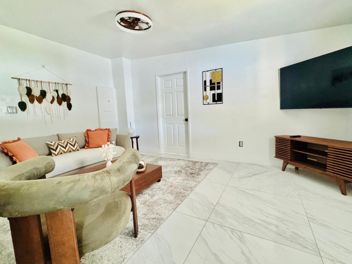 Earth-Toned Escape, Stylish Stay - 5