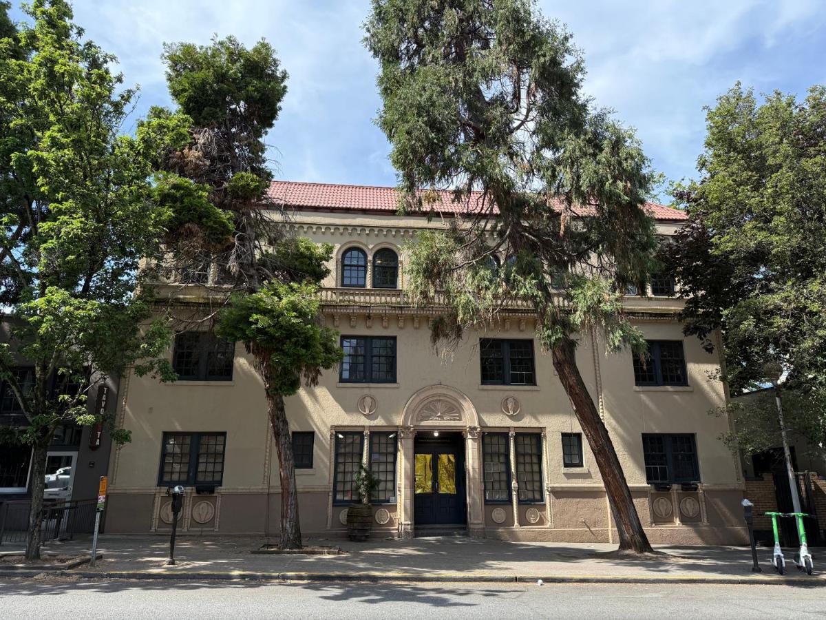 Image: Hostel Fish Seattle