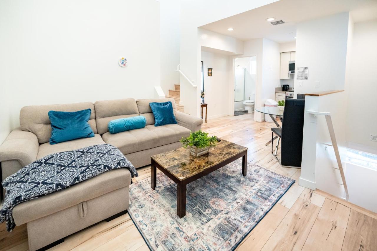 Modern 2 Bedroom 3 Level Loft by Hollywood Close to Downtown LA Free Gated Parking Full Kitchen - 4
