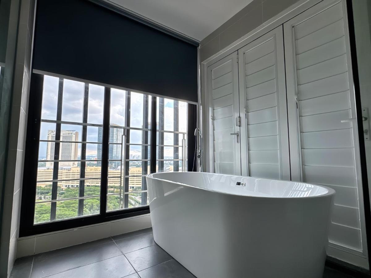 Mosaic Stylish & Stay 3BR8Pax bathtub Midvalley by Our Stay - 3