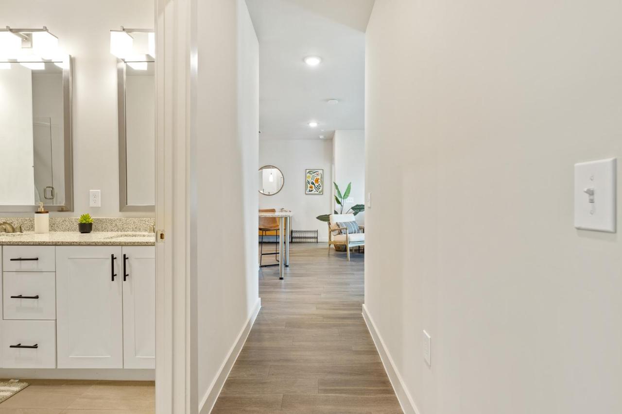 Luxury 3-BR Apartment - 3