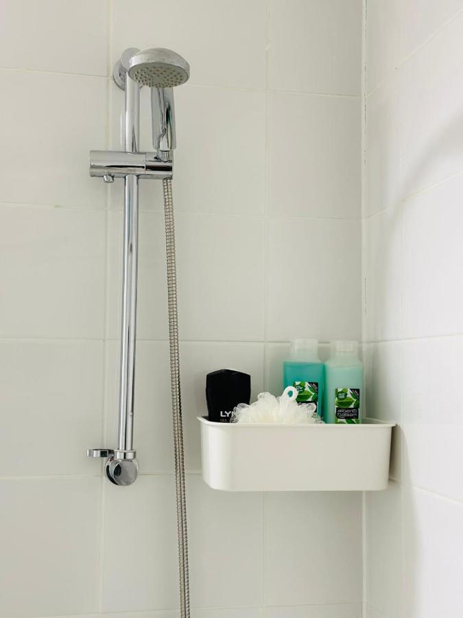 Spacious Private Rooms Near Central London - 3