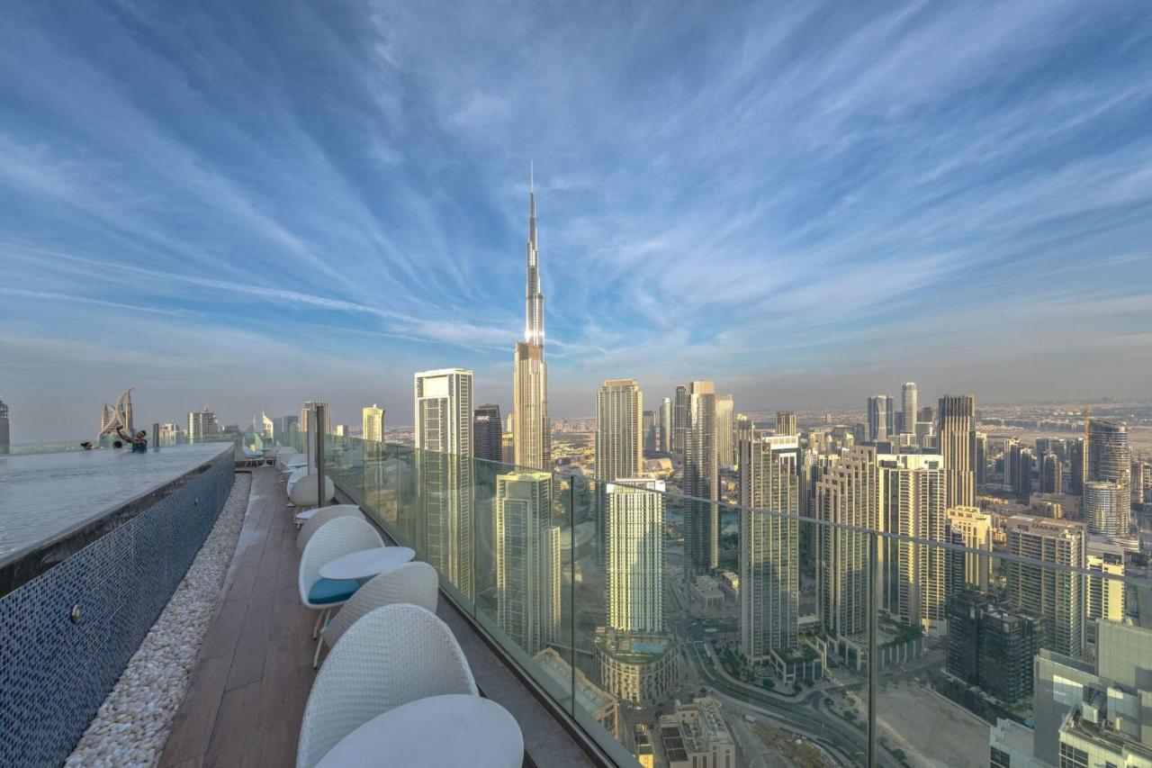 Magical Apt with Rooftop Pool & Burj Khalifa View! - 4