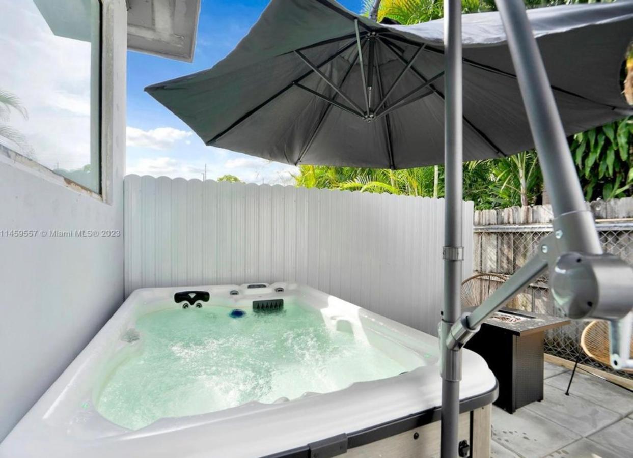 HOT TUB and Washer & Dryer in Unit - 3