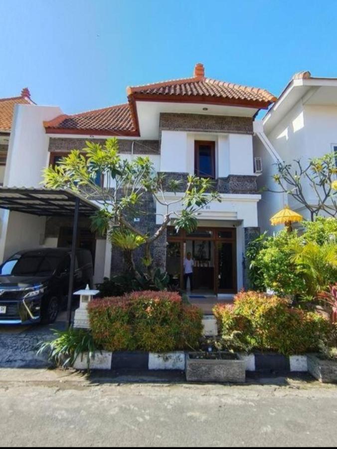 Villa Mimi Mesari Kuta Bali