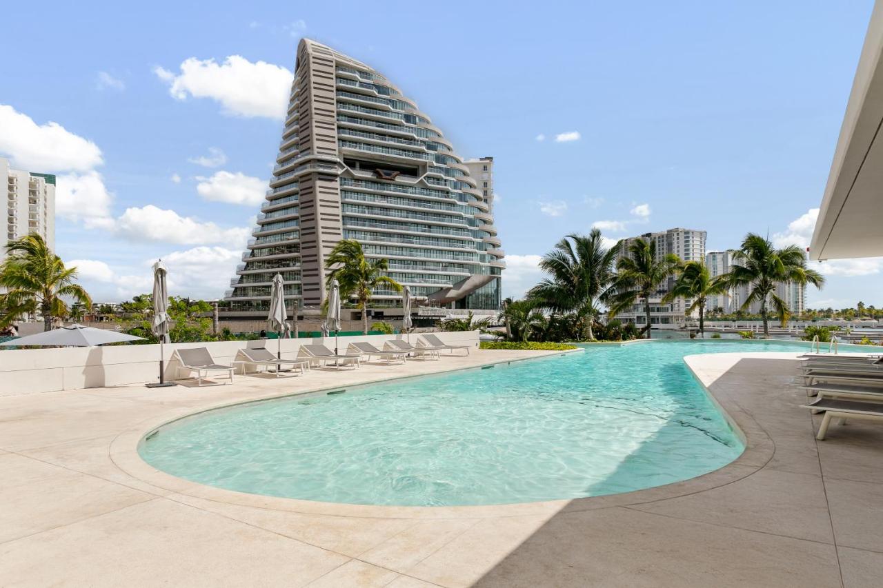 2 BR Apartment in Marina Condo - 4