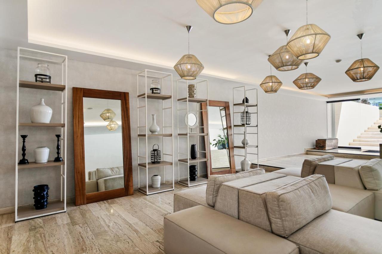 2 BR Apartment in Marina Condo - 2