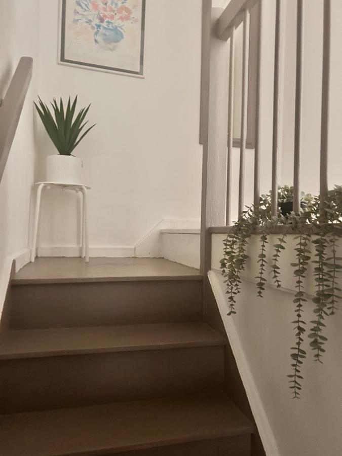 Room Near central London