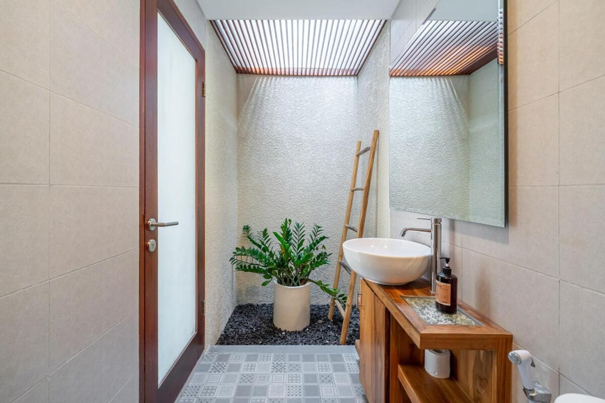 Madu Villas Central Canggu - 3