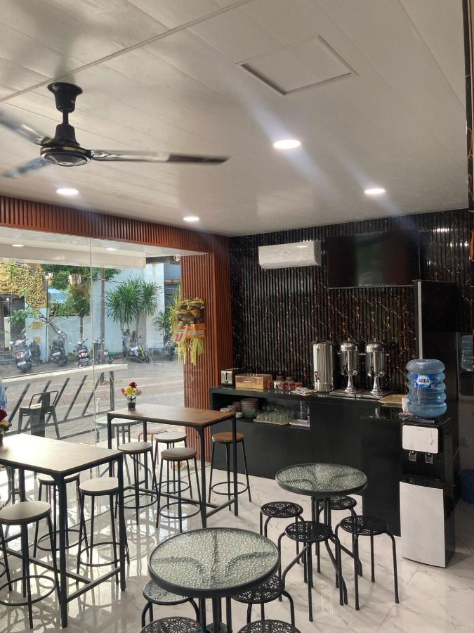 Hotel Sanrina Kuta Bali - 4