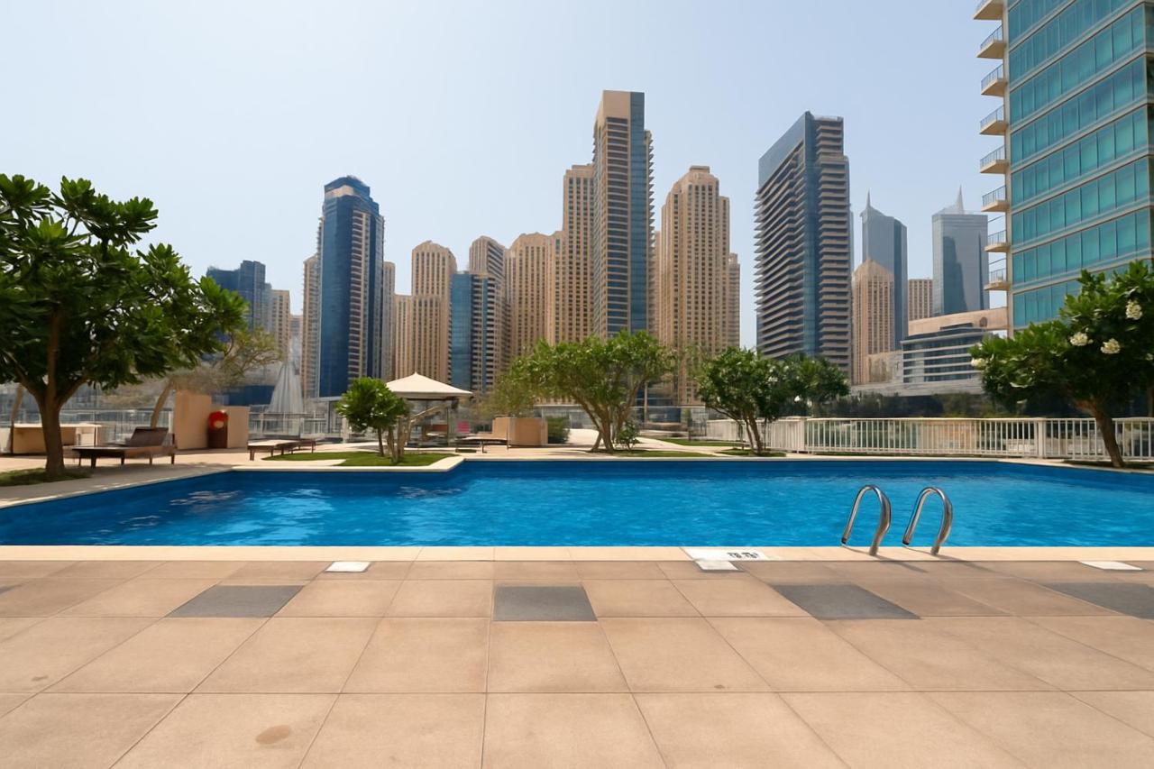 Unique spacious 1 BR Porsche Design Marina View - 4