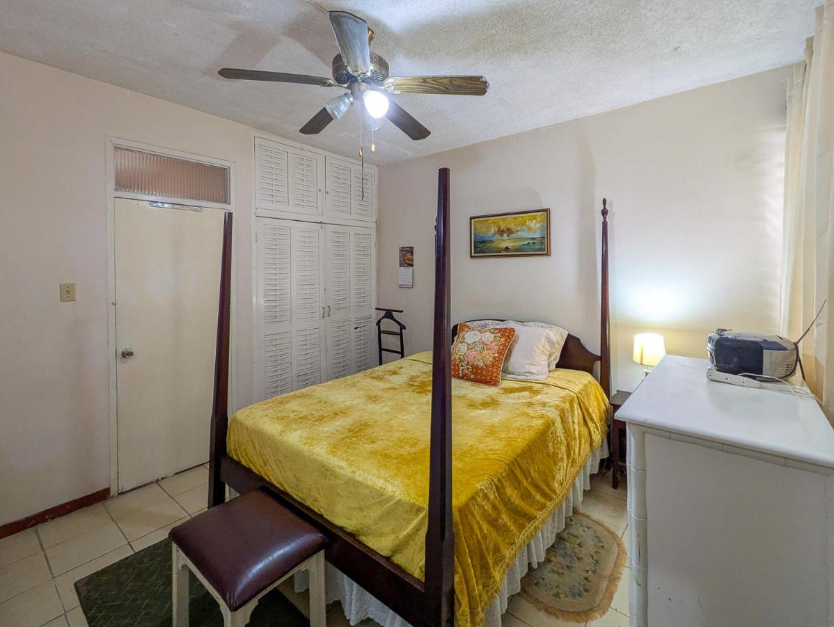 Wellington Manor Townhouse 6 - 2