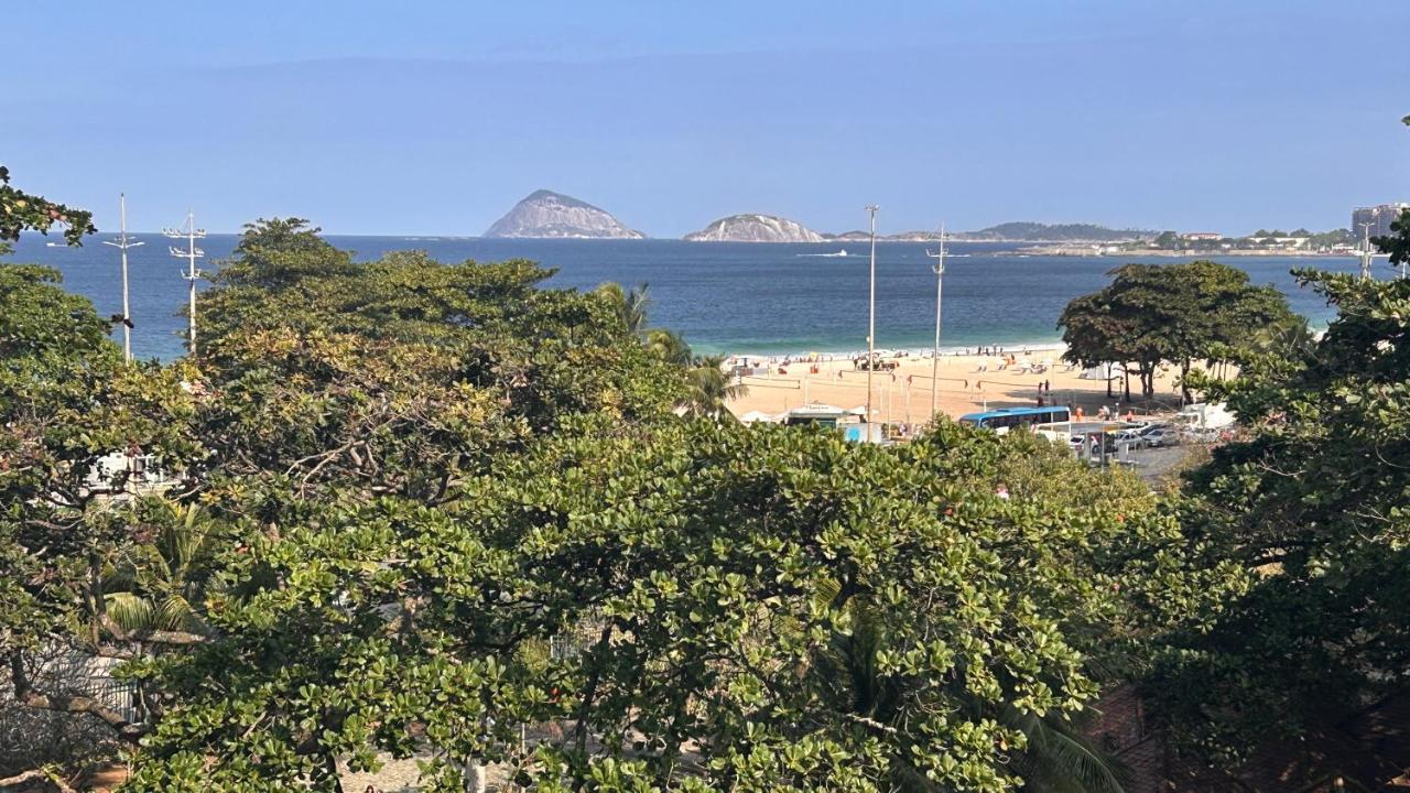 Studio Quadra da Praia de Copacabana, PéNaAreia, com Vista Mar, Ar e Wi Fi