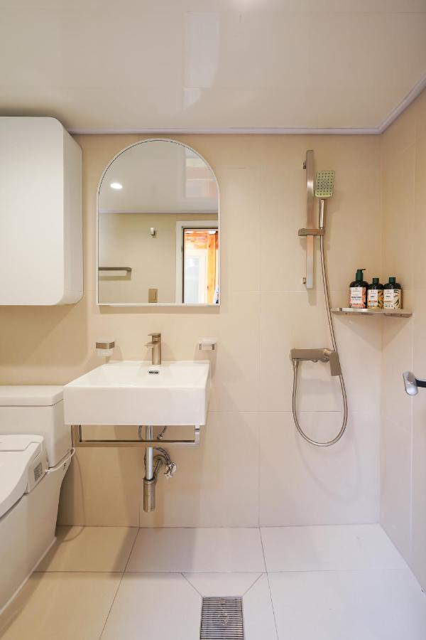 Luxury Traditional Hanok Private Entire Home - 3