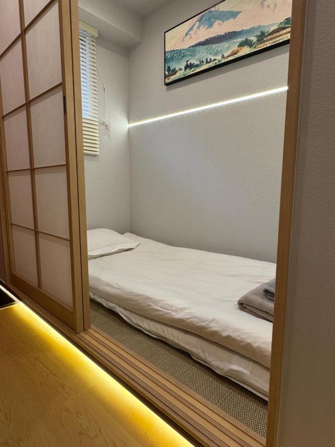 Minshuku 203 under the clear sky 8-minute walk from Kinshicho Station direct line to Narita Airport 50-minute walk from Disneyland and 1-minute walk from the mall - 2