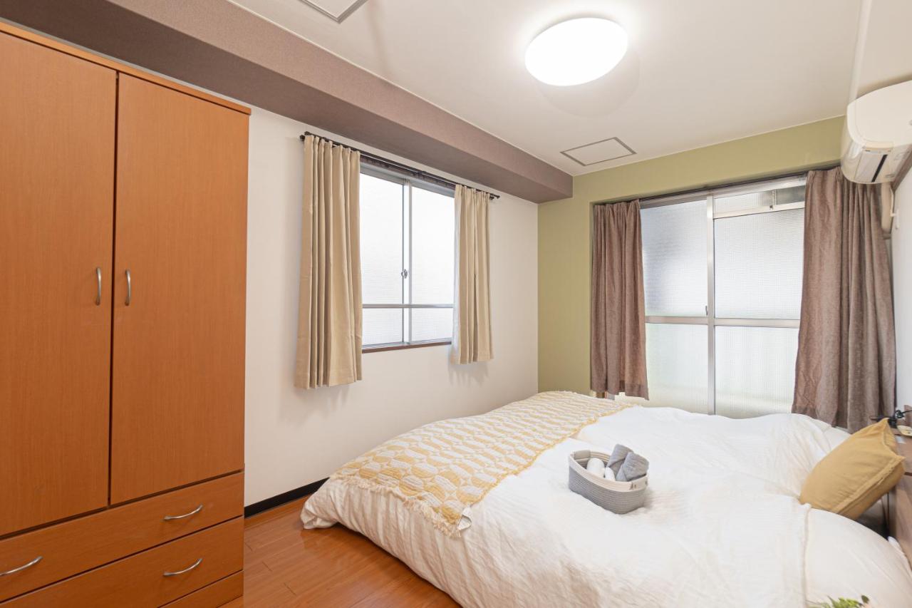 Clear Sky Guesthouse 305 Direct to Narita Airport, 8-minute walk from Kinshicho Station, within walking distance of Asakusa and Clear Sky Tower, 50 minutes to Disneyland, 1 minute to the mall