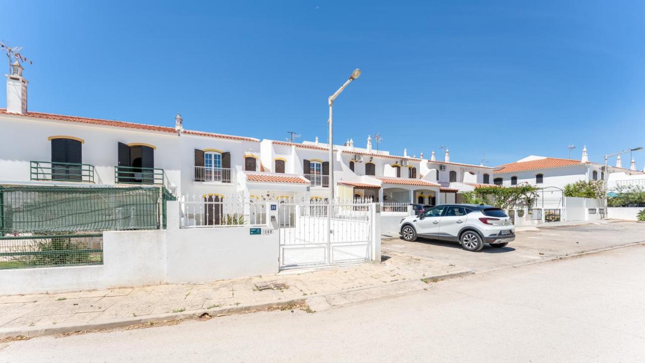 Altura House by LovelyStay