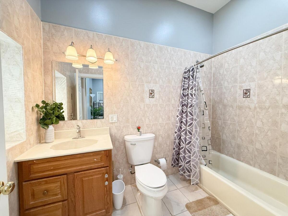 Huge apartment near NYC, Parking - 3