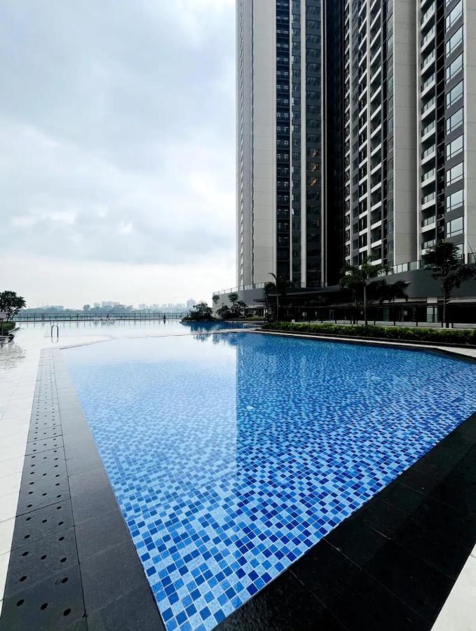 R&F Infinity seaview - studio with balcony - 4