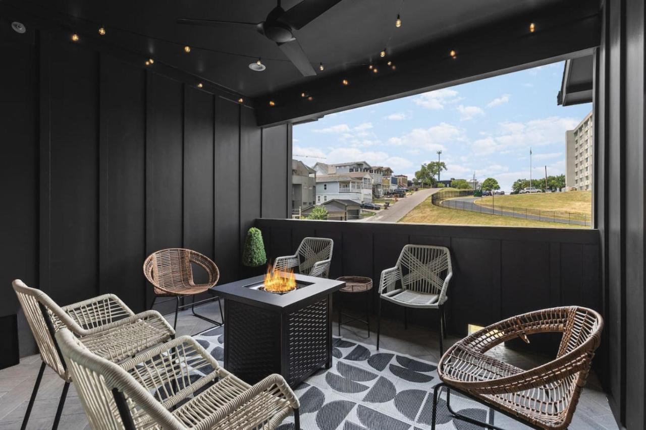 TWO Adjacent Homes by 12 South and Belmont that Sleeps 24 - 2