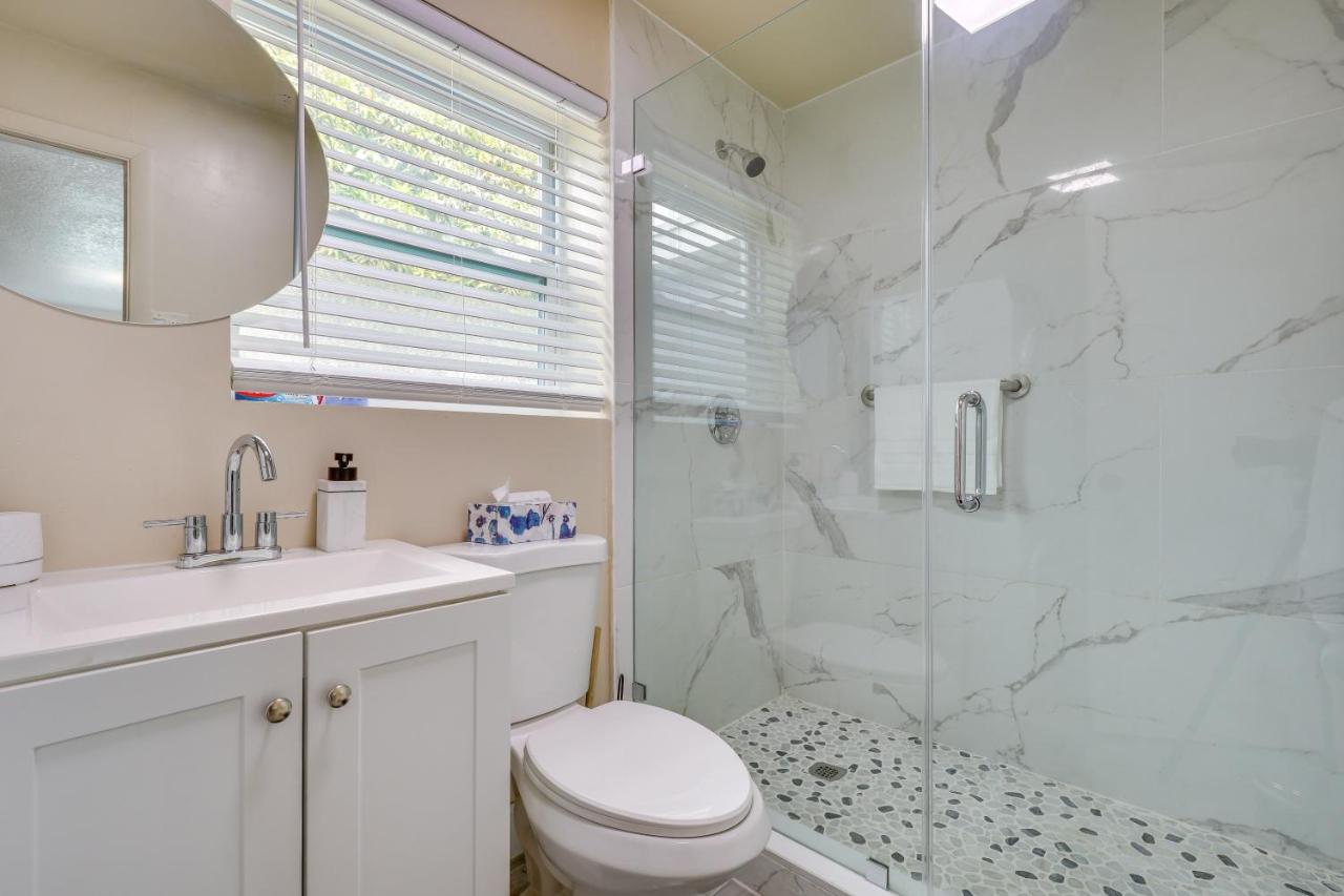 2 Mi to Hard Rock Stadium Studio in Miami Gardens - 3