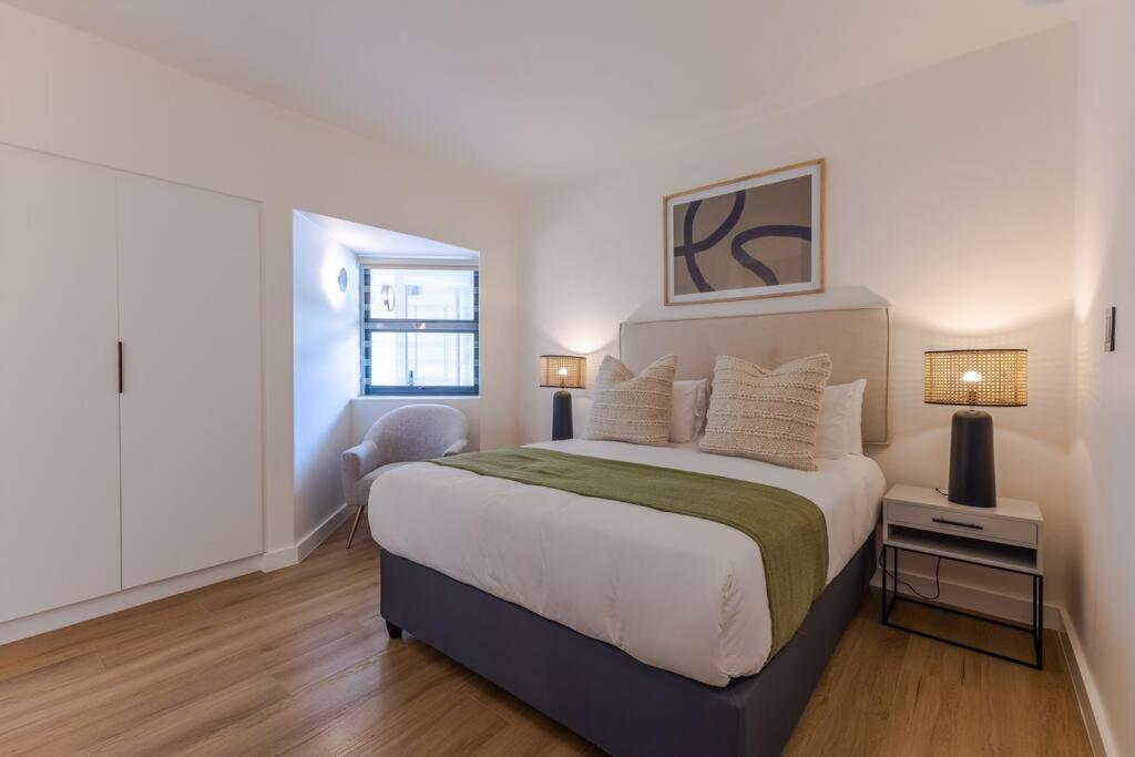 Stylish Sea View Apartment in Camps Bay - 2