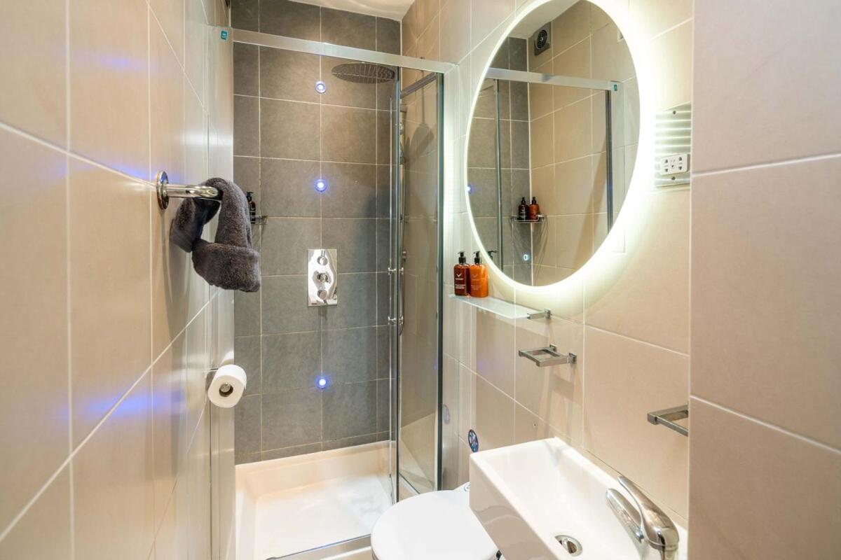 1 min Oxford Street! - 3