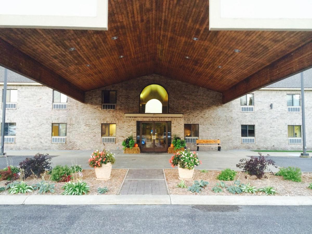 All Seasons Resort — photo 1