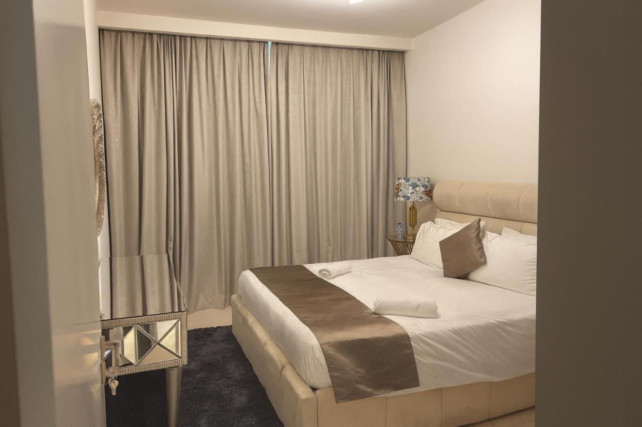 Best Emaar Beachfront view one bedroom - 2