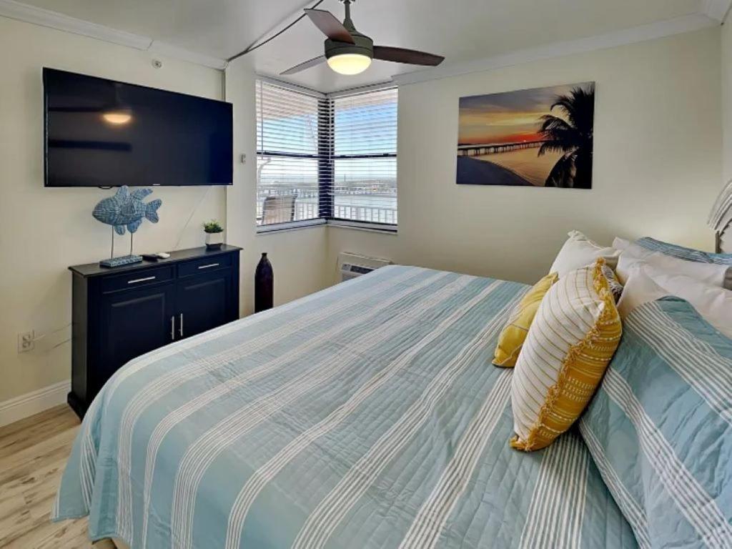 Lovers Key Beach Club #202 — photo 2