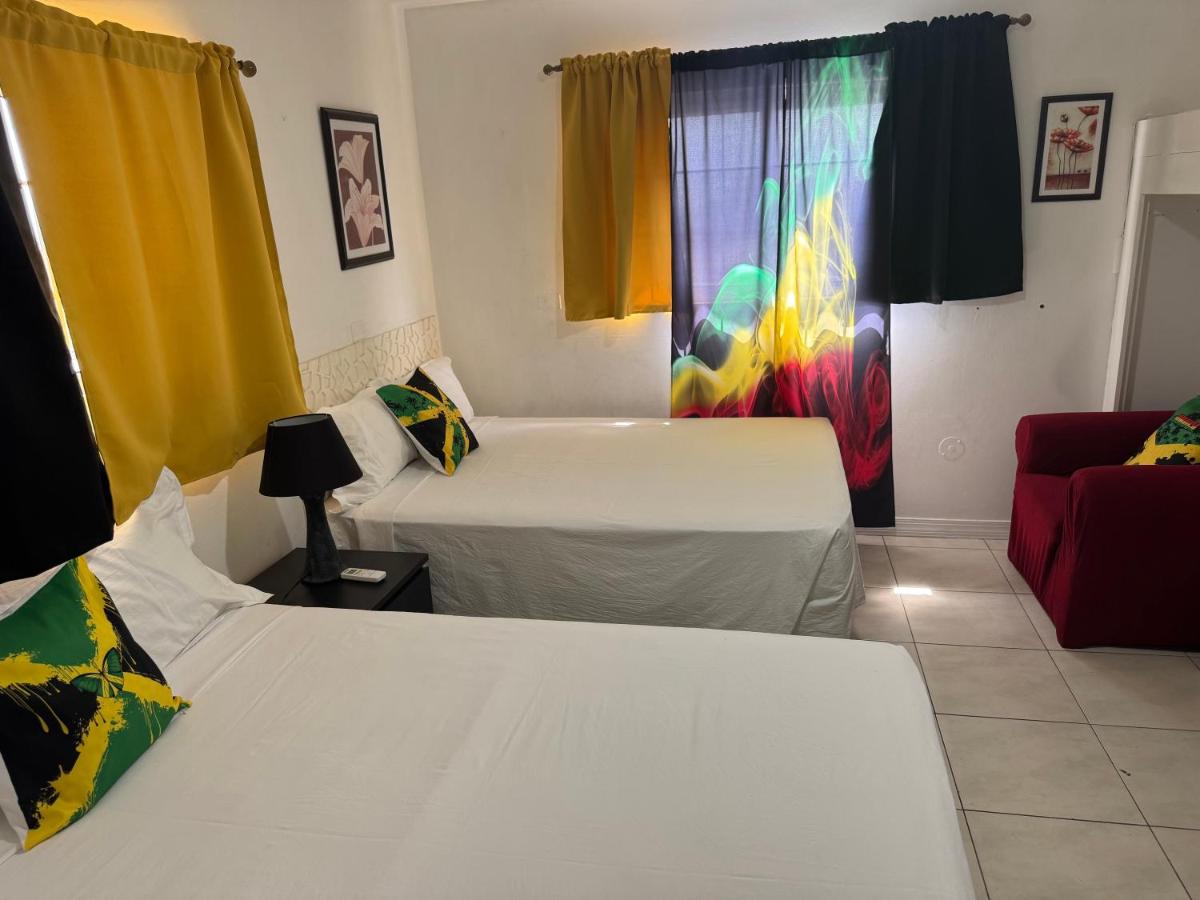 Pearl of the City JAMAICA PEARL - 2