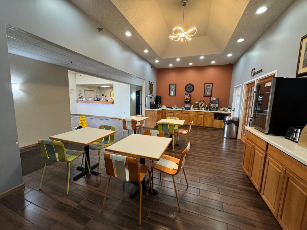 GrandStay Hotel and Suite Waseca — photo 24