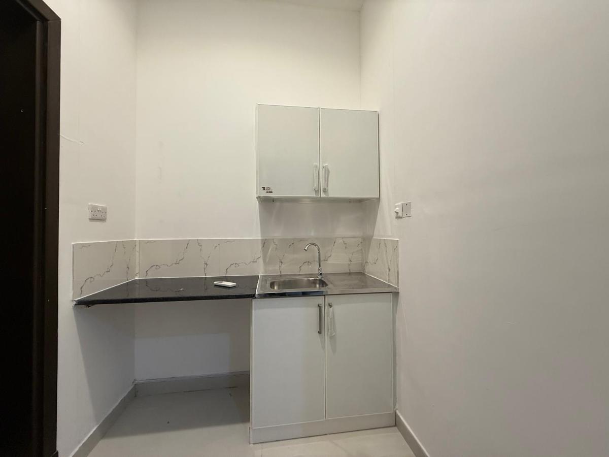Arb land Furnished studio in mbz zone 20 - 4