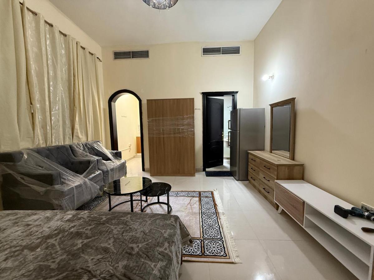 Arb land Furnished studio in mbz zone 20 - 3