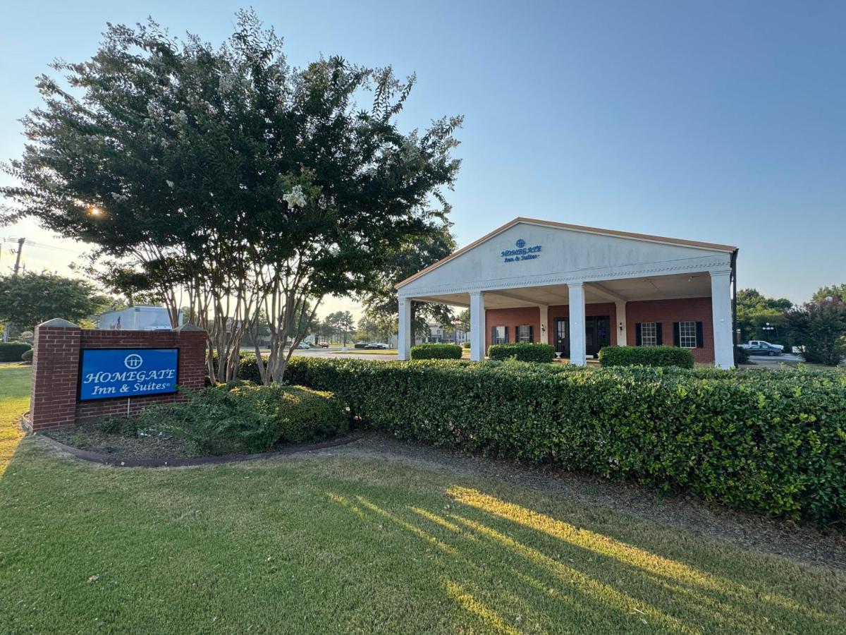 Homegate Inn and Suites — photo 1