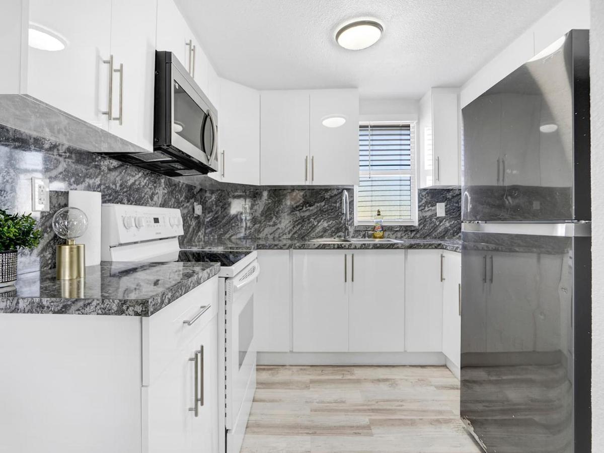 Villa Bonita 6BR Pool Hot Tub Game Room - 3