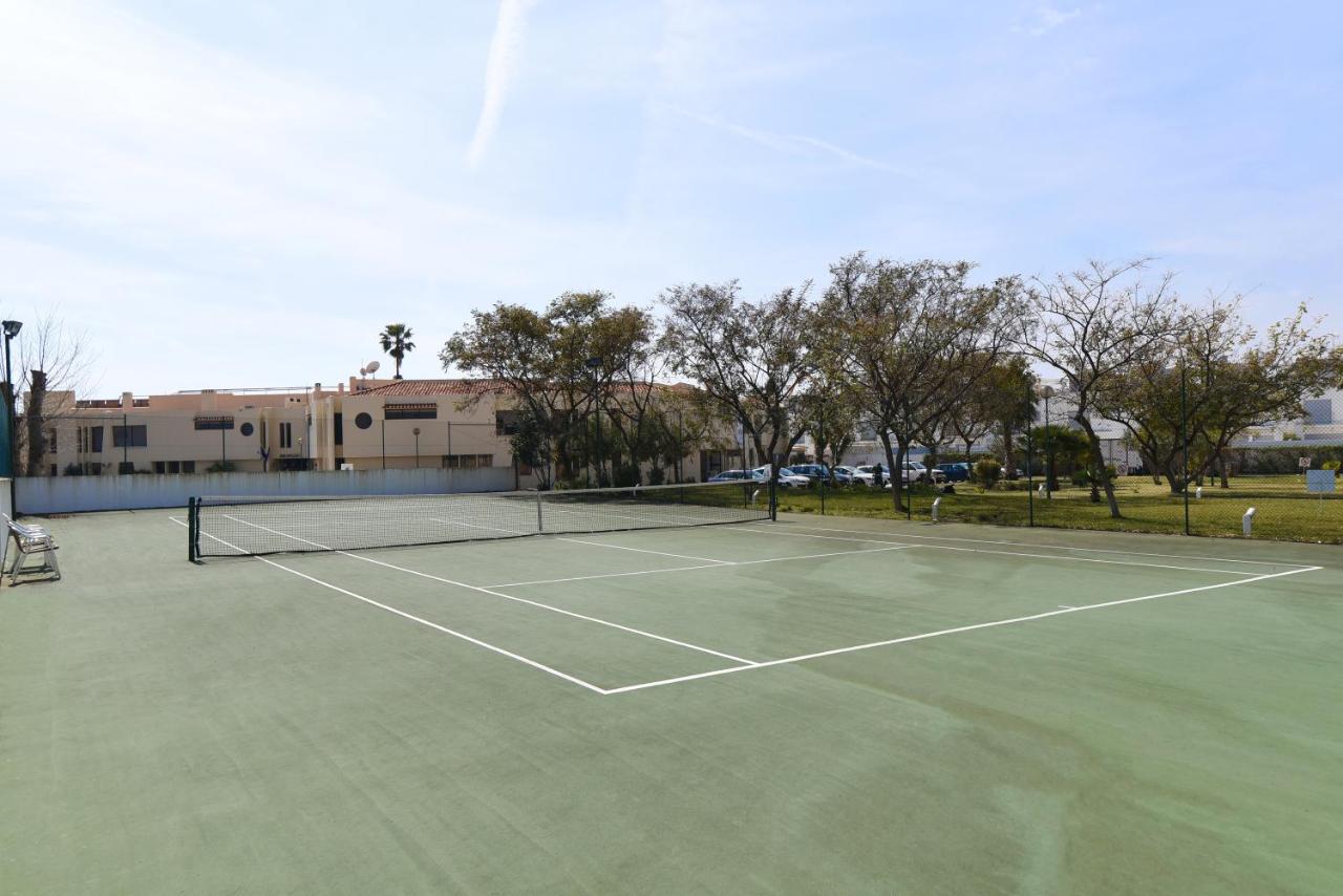 Korty tenisowe: Praia da Lota Resort – Beachfront Apartments