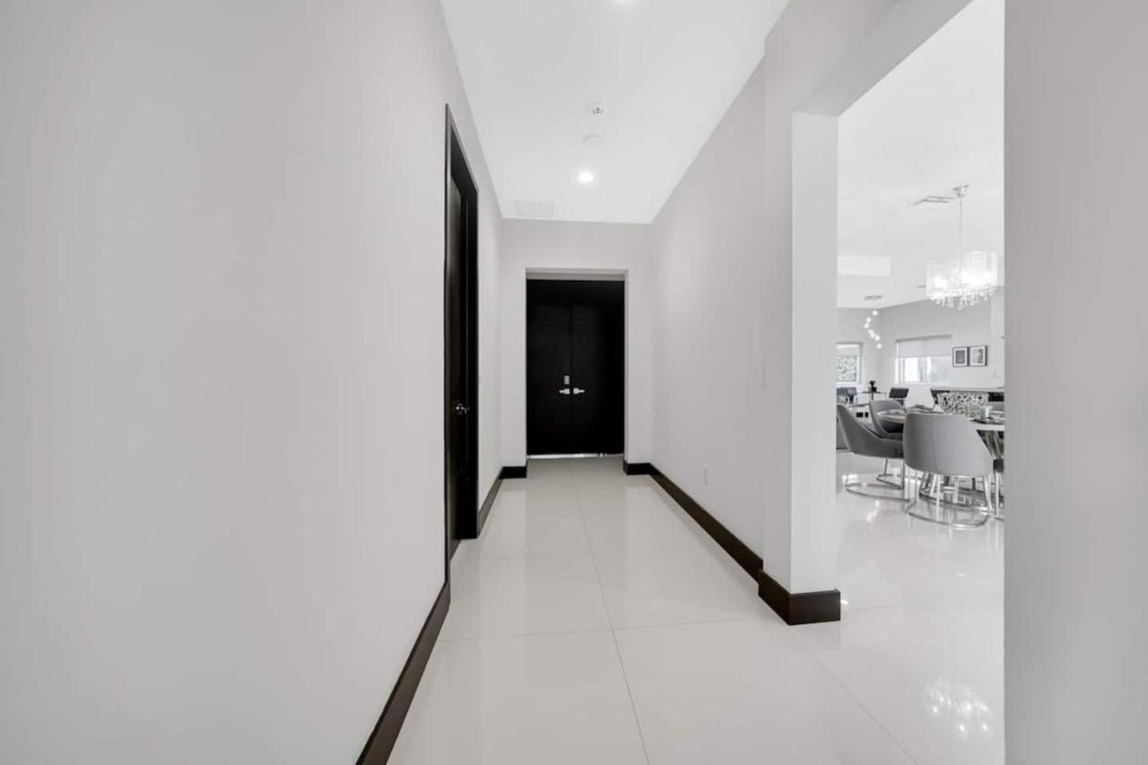 Luxury home w pool by PMI - 5