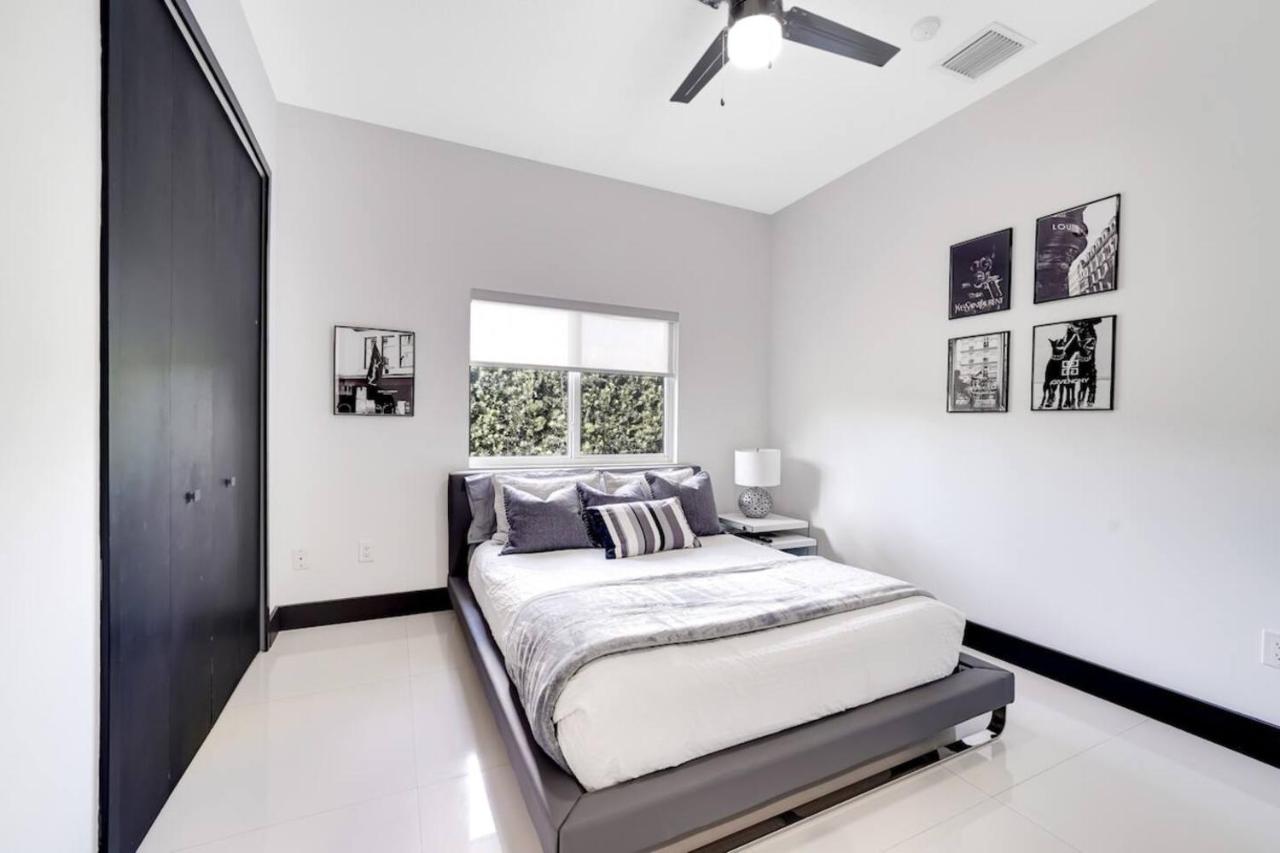 Luxury home w pool by PMI - 4