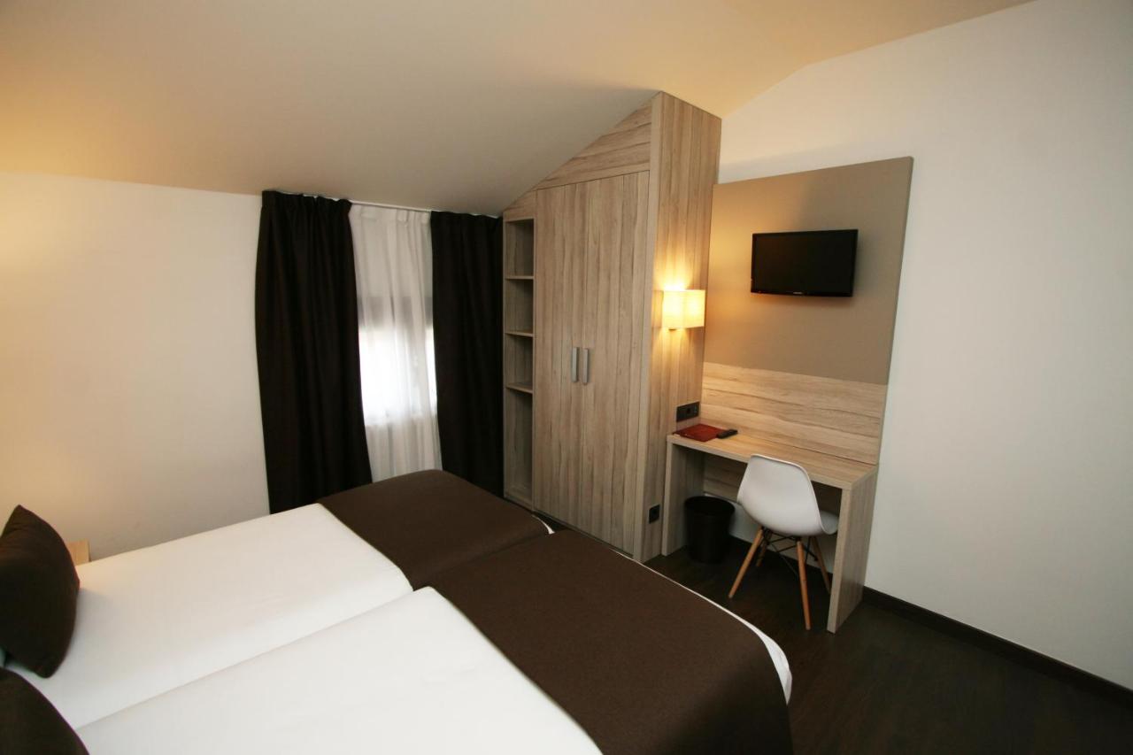 Hotel Pyrénées photo